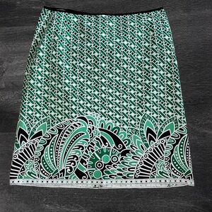 T Tahari lightweight cotton green geometric pattern skirt